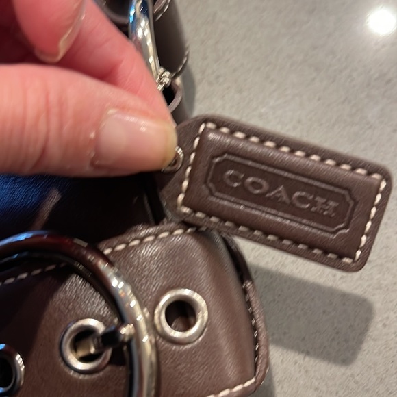 Chocolate leather coach shoulder bag - Picture 3 of 5